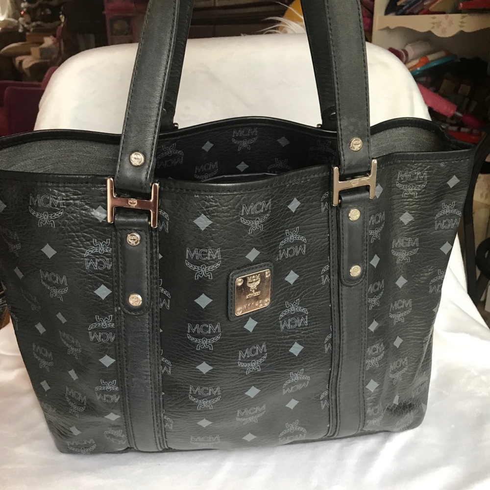 AUTH MCM TOTE